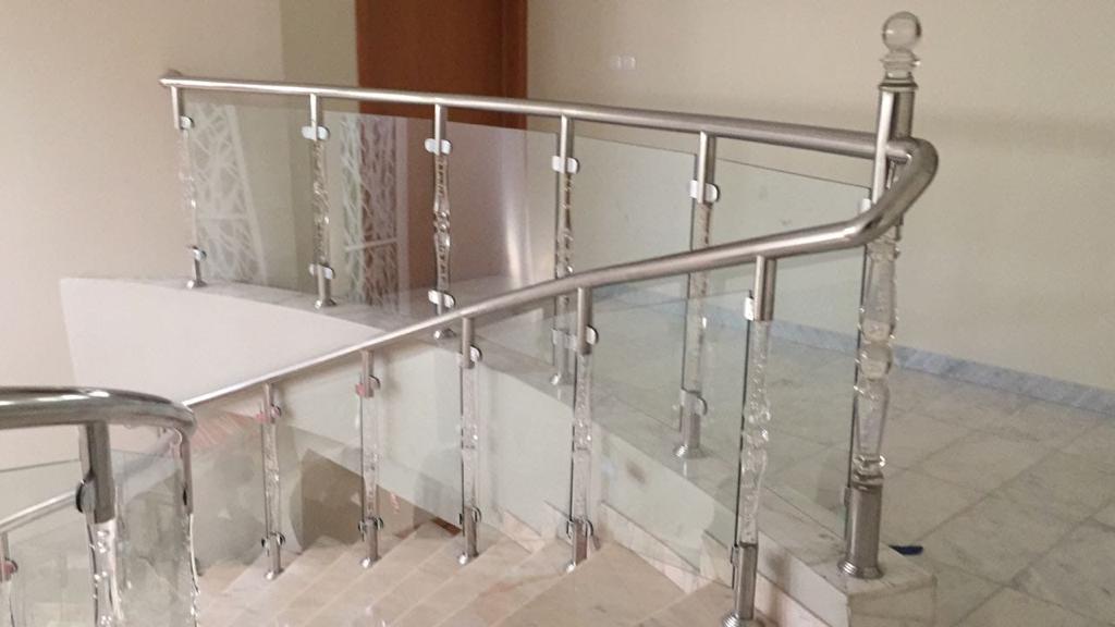 درابزينات استانلس و زجاج درابزينات استانلس و زجاج