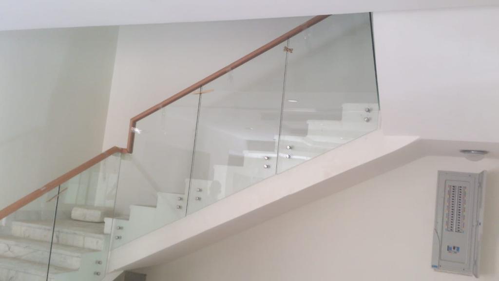 درابزينات استانلس و زجاج