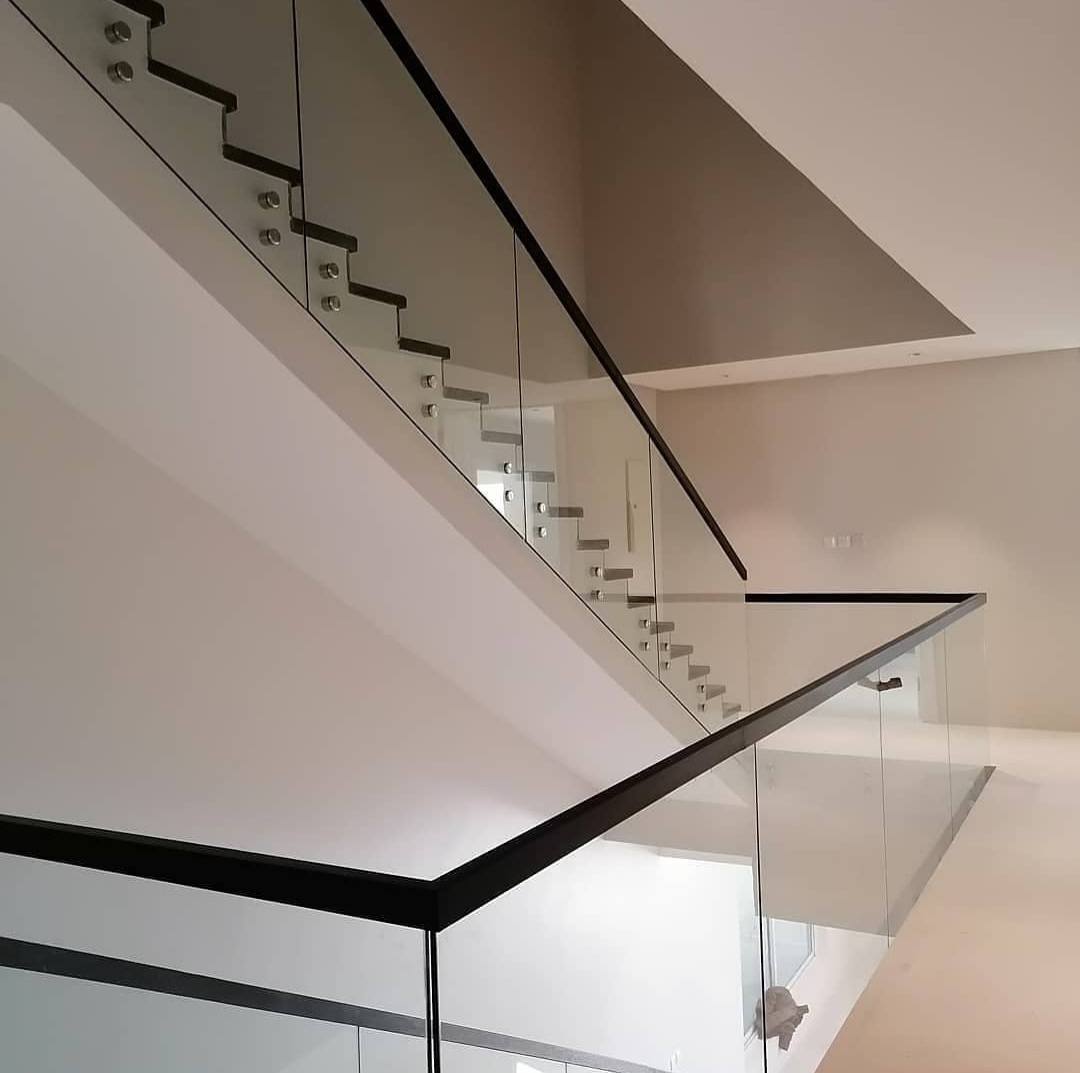 درابزينات استانلس و زجاج درابزينات استانلس و زجاج