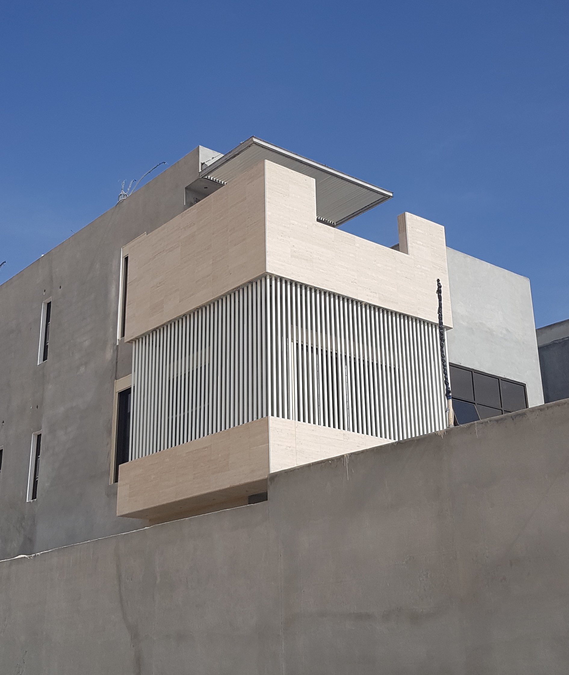 شبابيك و ابواب و وجهات و شتر