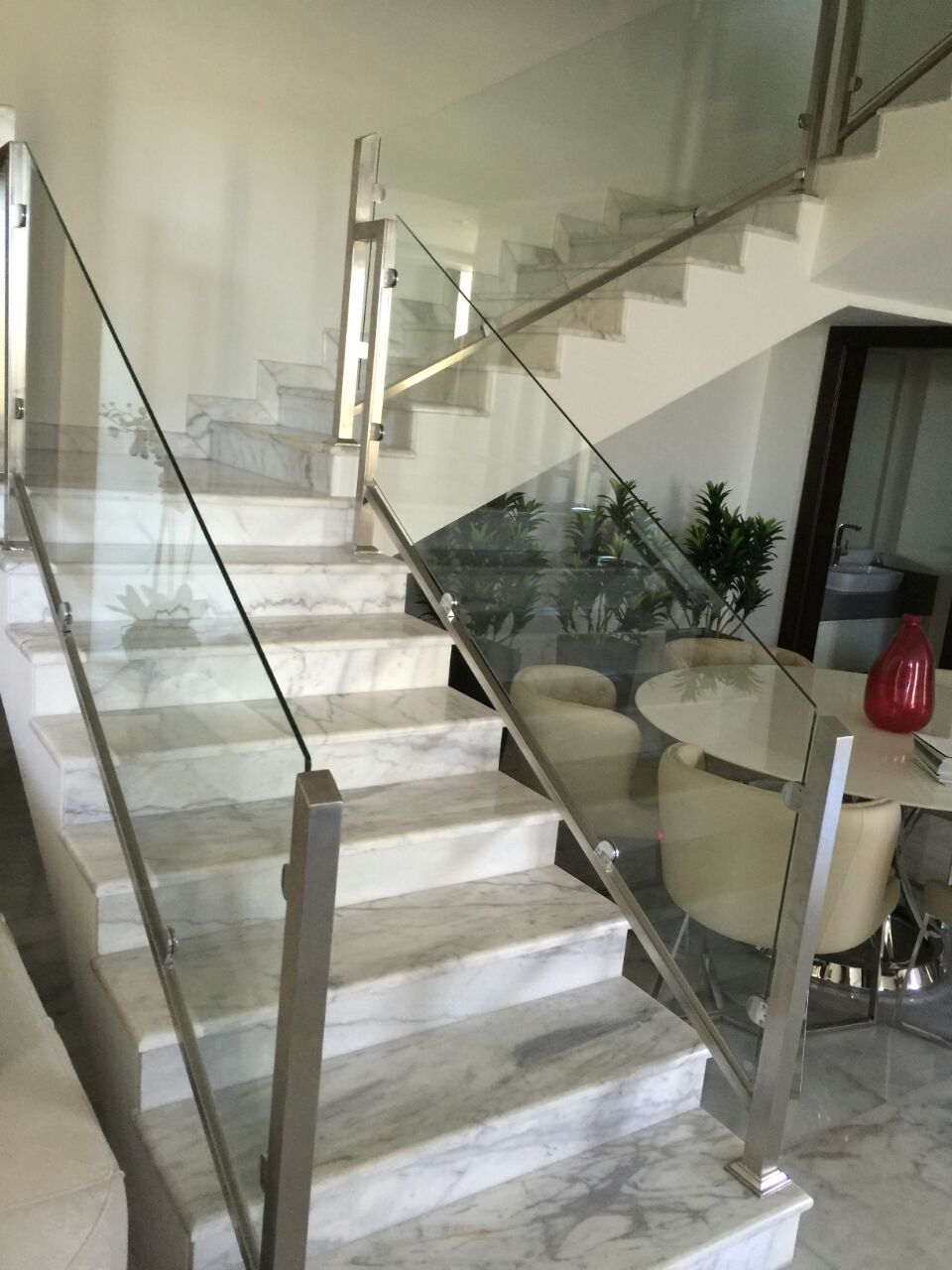 درابزينات استانلس و زجاج درابزينات استانلس و زجاج